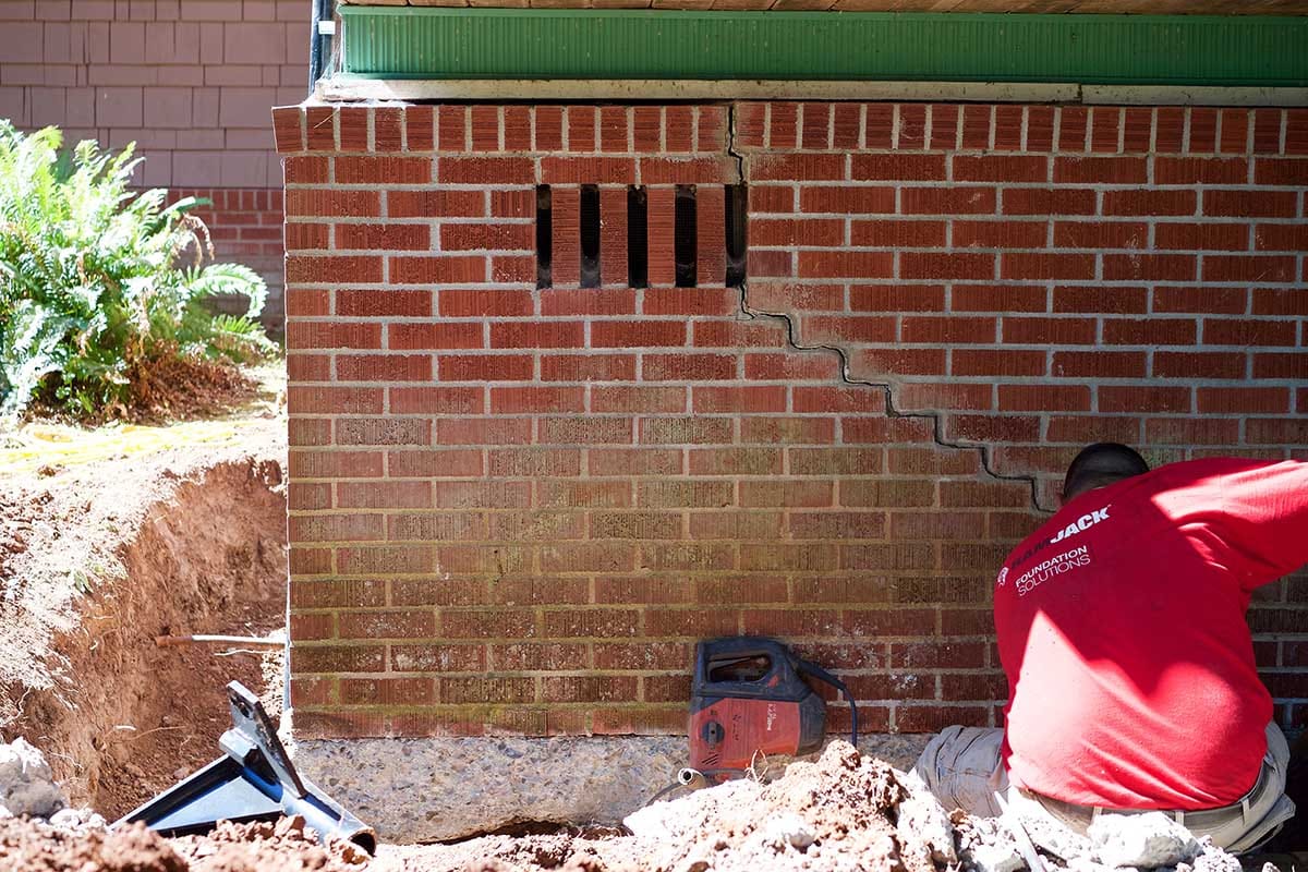 Foundation-Repair cracked